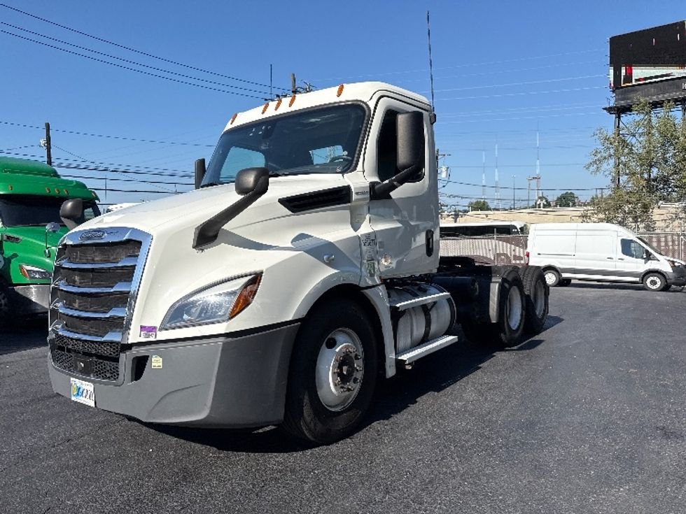 Day Cab Tractor-Heavy Duty Tractors-Freightliner-2020-T12664ST-North Bergen-NJ-538,155\n\t\tmiles-$ 40,500 - Image 3