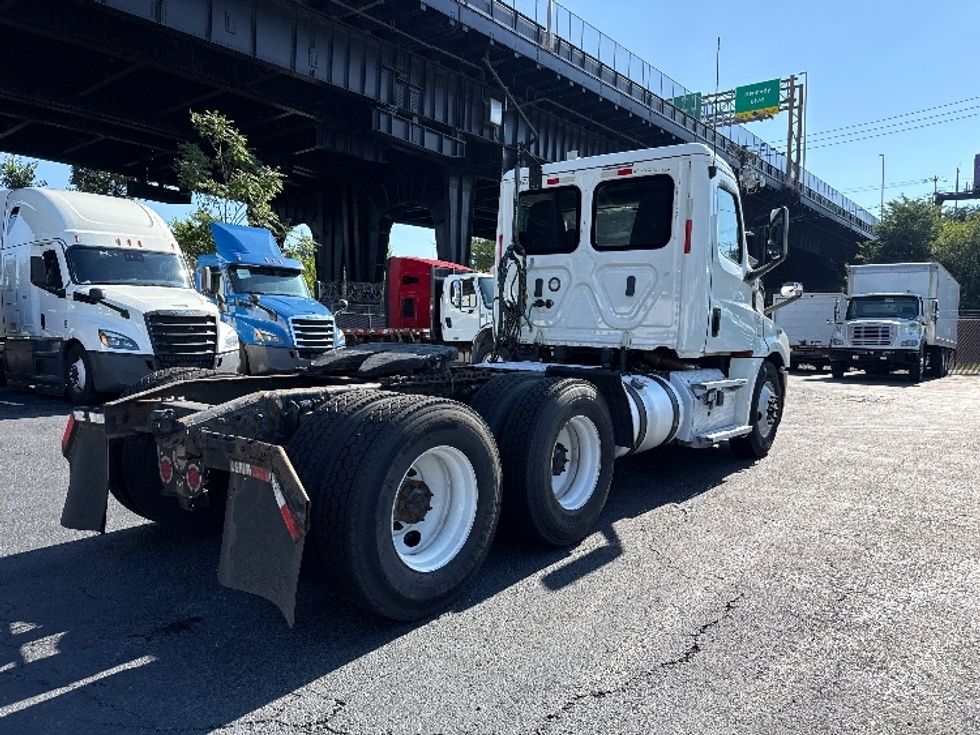 Day Cab Tractor-Heavy Duty Tractors-Freightliner-2020-T12664ST-North Bergen-NJ-538,155\n\t\tmiles-$ 40,500 - Image 7