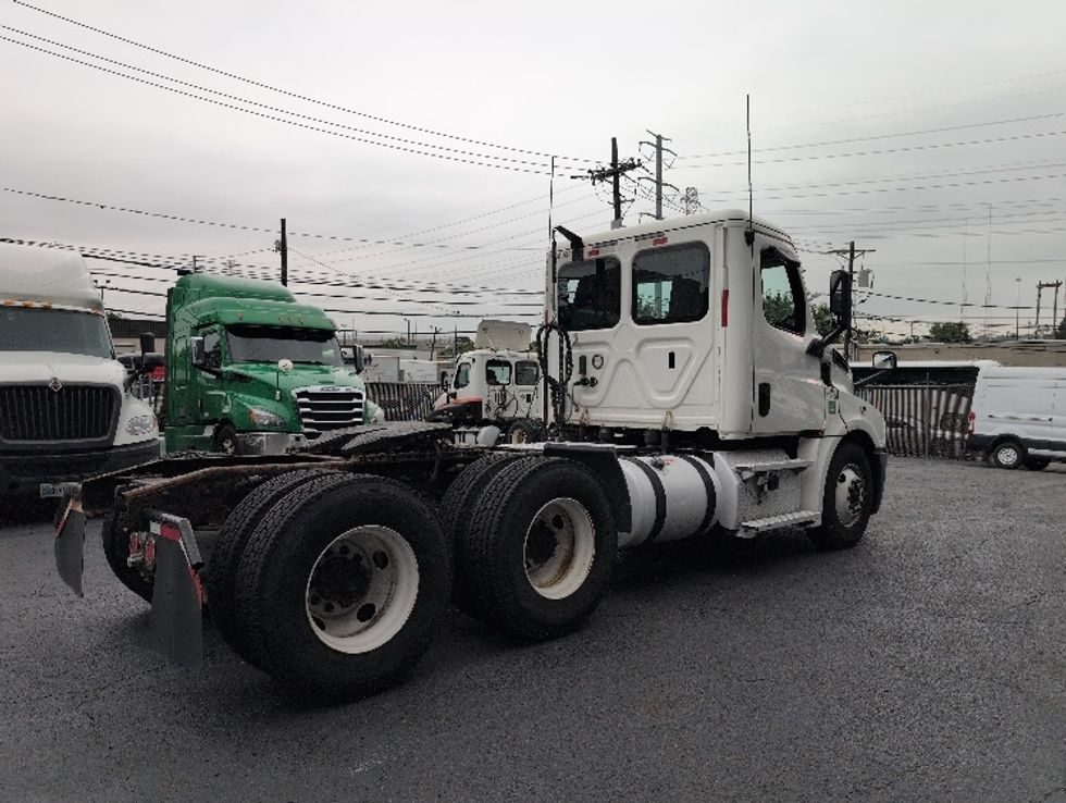 Day Cab Tractor-Heavy Duty Tractors-Freightliner-2020-T12664ST-North Bergen-NJ-574,608\n\t\tmiles-$ 35,750 - Image 7
