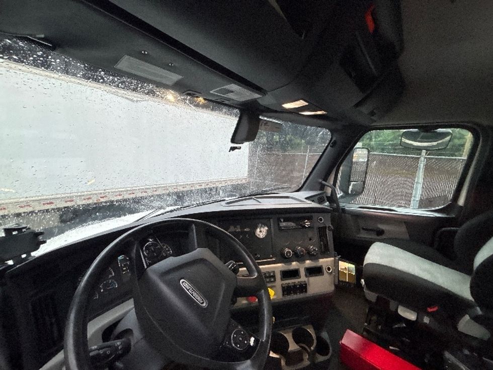 Day Cab Tractor-Heavy Duty Tractors-Freightliner-2020-T12664ST-North Bergen-NJ-575,948\n\t\tmiles-$ 35,750 - Image 10