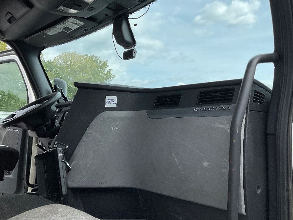 Day Cab Tractor-Heavy Duty Tractors-Freightliner-2020-T12664ST-North Bergen-NJ-590,944\n\t\tmiles-$ 35,250 - Image 13