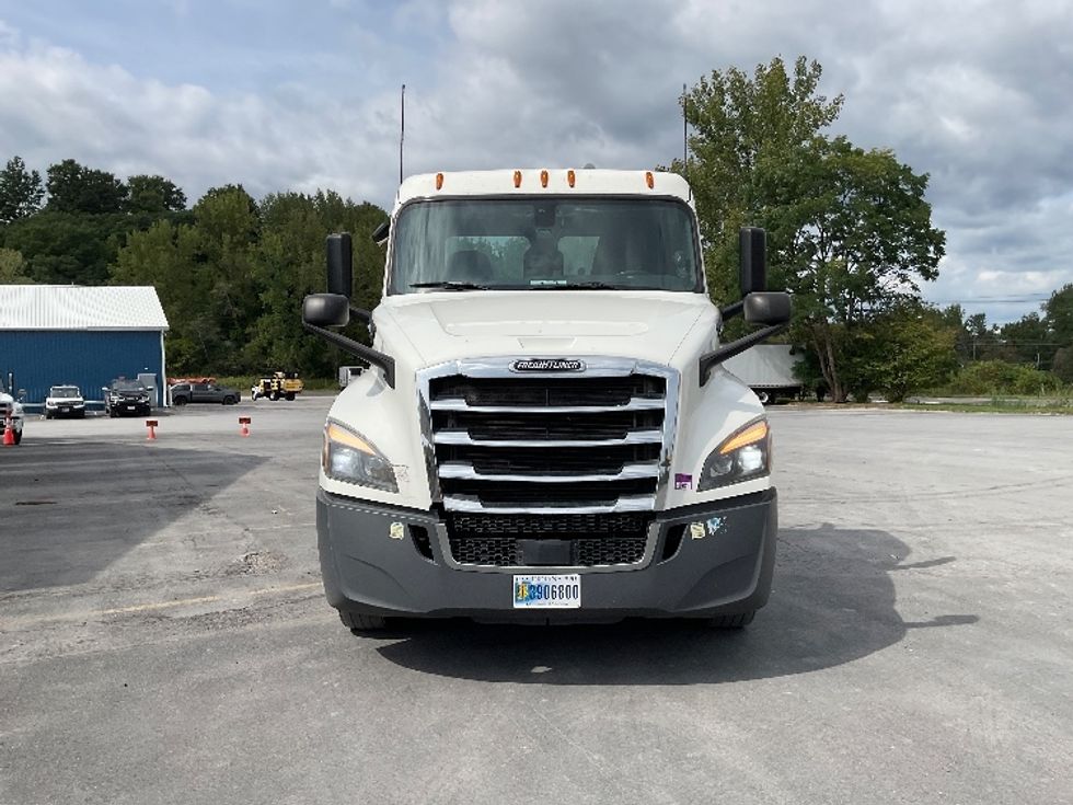 Day Cab Tractor-Heavy Duty Tractors-Freightliner-2020-T12664ST-North Bergen-NJ-590,944\n\t\tmiles-$ 35,250 - Image 2