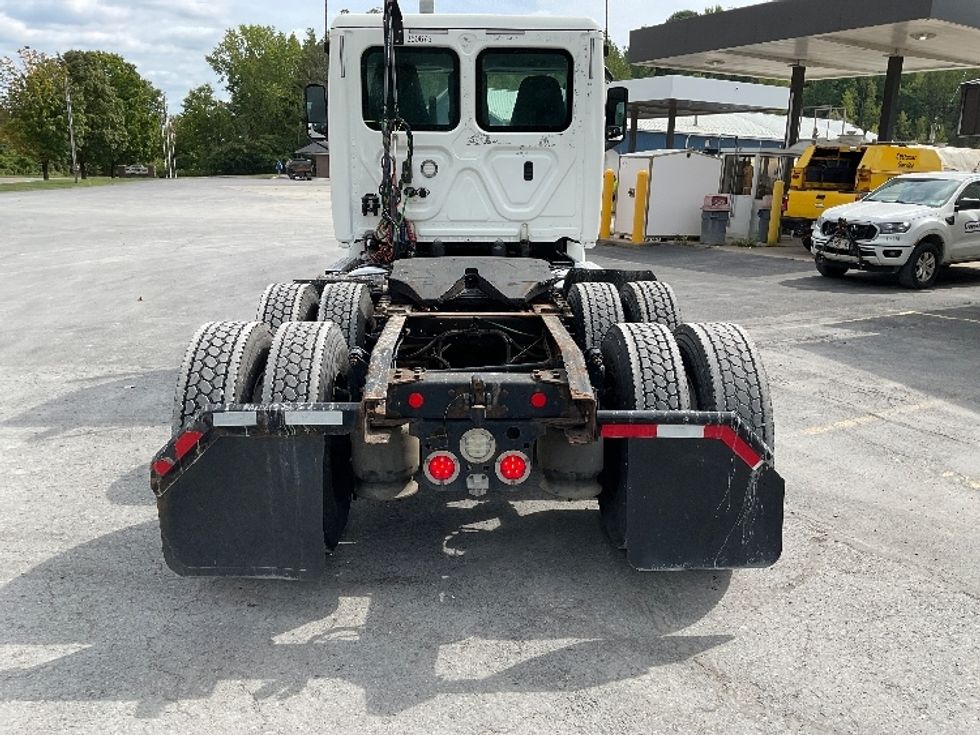 Day Cab Tractor-Heavy Duty Tractors-Freightliner-2020-T12664ST-North Bergen-NJ-590,944\n\t\tmiles-$ 35,250 - Image 6