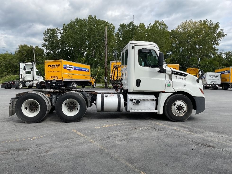 Day Cab Tractor-Heavy Duty Tractors-Freightliner-2020-T12664ST-North Bergen-NJ-590,944\n\t\tmiles-$ 35,250 - Image 8