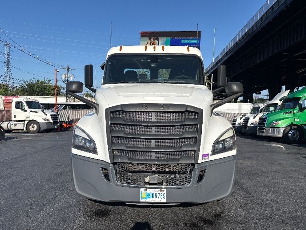 Day Cab Tractor-Heavy Duty Tractors-Freightliner-2020-T12664ST-North Bergen-NJ-600,201\n\t\tmiles-$ 34,250 - Image 2