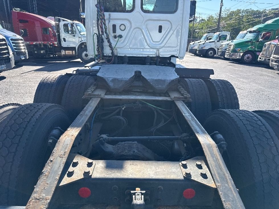 Day Cab Tractor-Heavy Duty Tractors-Freightliner-2020-T12664ST-North Bergen-NJ-600,201\n\t\tmiles-$ 34,250 - Image 6