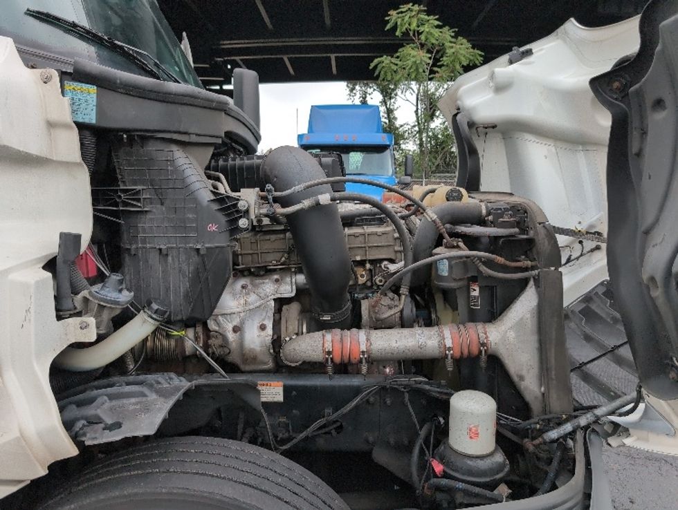 Day Cab Tractor-Heavy Duty Tractors-Freightliner-2020-T12664ST-North Bergen-NJ-615,154\n\t\tmiles-$ 31,750 - Image 15