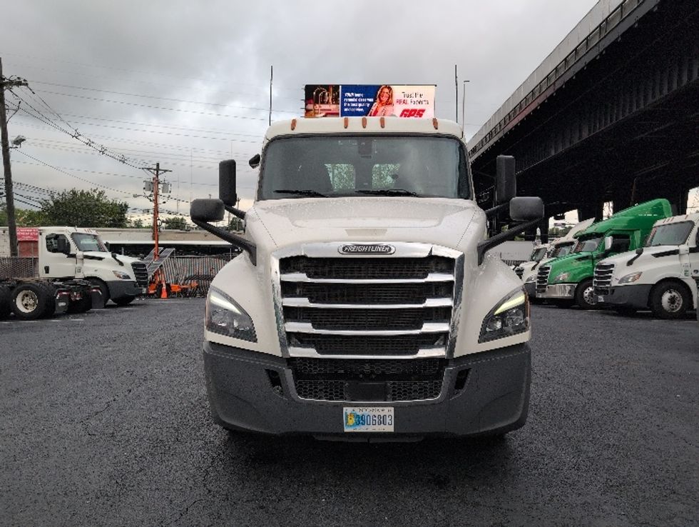 Day Cab Tractor-Heavy Duty Tractors-Freightliner-2020-T12664ST-North Bergen-NJ-615,154\n\t\tmiles-$ 31,750 - Image 2