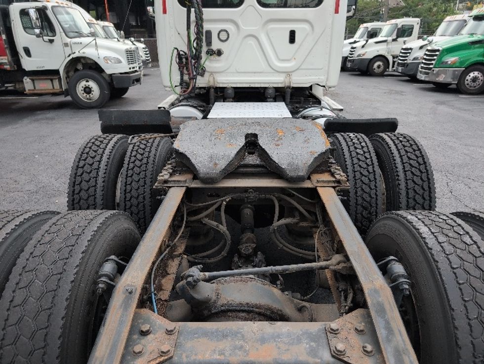 Day Cab Tractor-Heavy Duty Tractors-Freightliner-2020-T12664ST-North Bergen-NJ-615,154\n\t\tmiles-$ 31,750 - Image 6