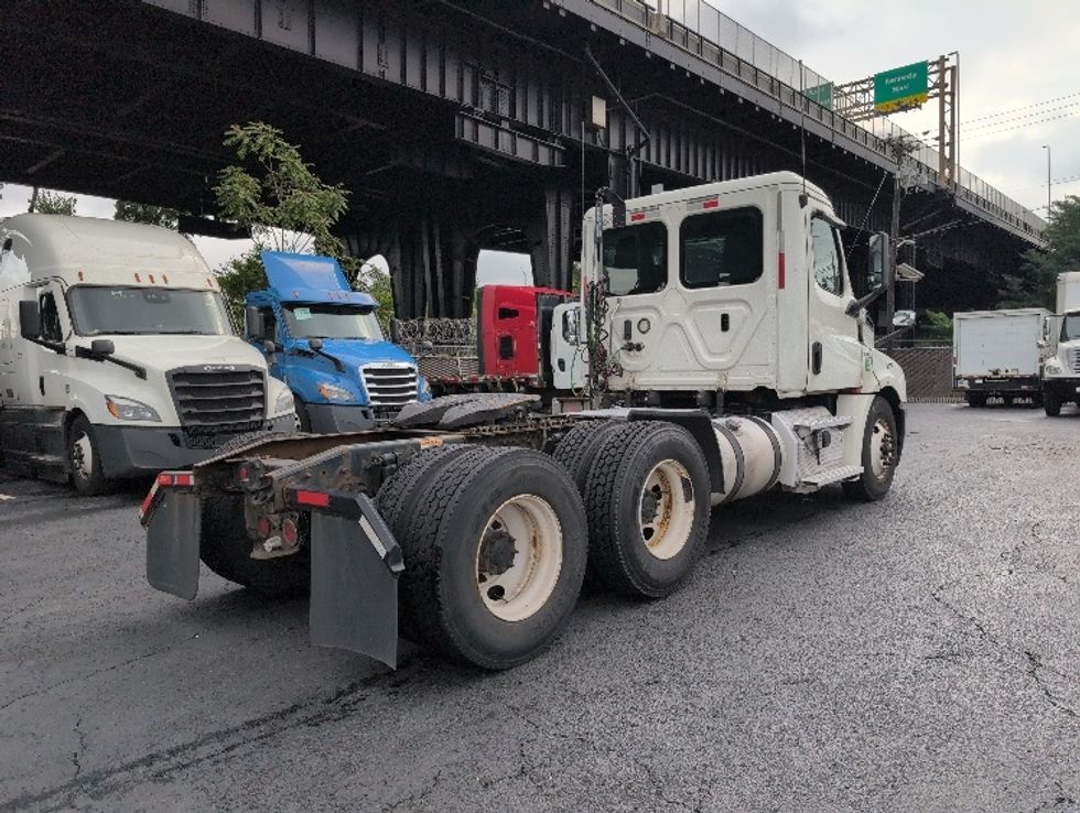 Day Cab Tractor-Heavy Duty Tractors-Freightliner-2020-T12664ST-North Bergen-NJ-615,154\n\t\tmiles-$ 31,750 - Image 7
