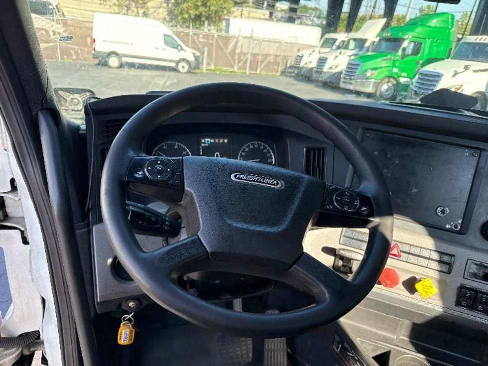 Day Cab Tractor-Heavy Duty Tractors-Freightliner-2020-T12664ST-North Bergen-NJ-618,179\n\t\tmiles-$ 32,500 - Image 11