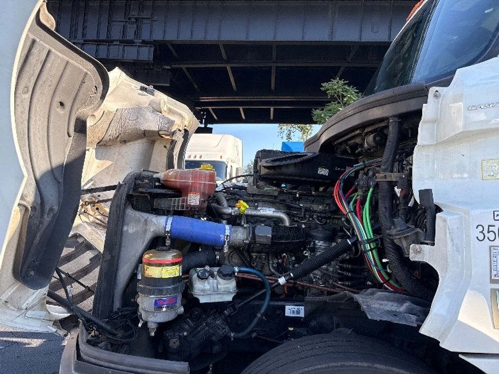 Day Cab Tractor-Heavy Duty Tractors-Freightliner-2020-T12664ST-North Bergen-NJ-618,179\n\t\tmiles-$ 32,500 - Image 16