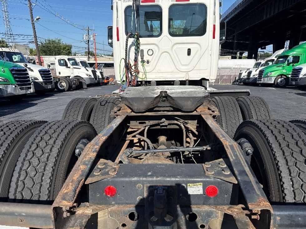 Day Cab Tractor-Heavy Duty Tractors-Freightliner-2020-T12664ST-North Bergen-NJ-618,179\n\t\tmiles-$ 32,500 - Image 6