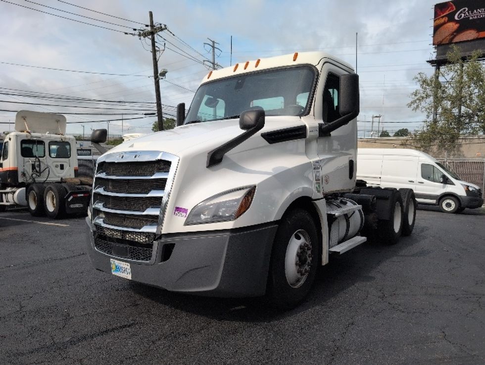 Day Cab Tractor-Heavy Duty Tractors-Freightliner-2020-T12664ST-North Bergen-NJ-625,515\n\t\tmiles-$ 30,750 - Image 3