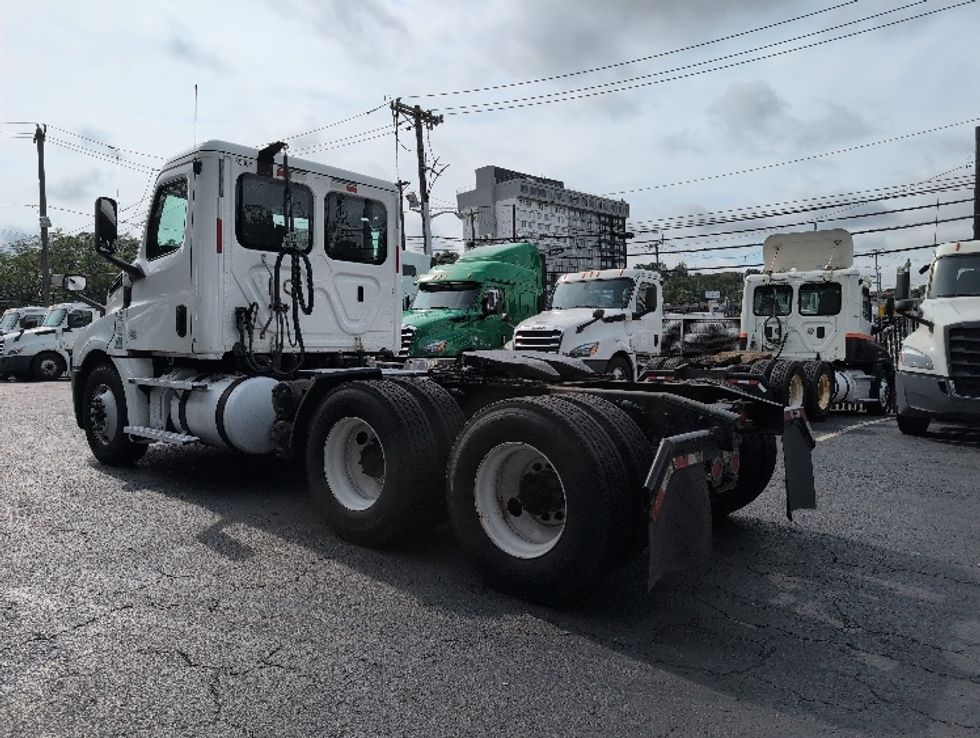Day Cab Tractor-Heavy Duty Tractors-Freightliner-2020-T12664ST-North Bergen-NJ-625,515\n\t\tmiles-$ 30,750 - Image 5