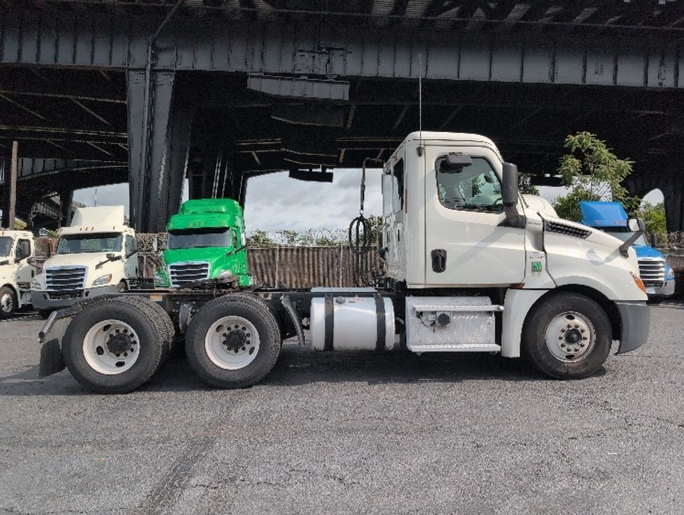 Day Cab Tractor-Heavy Duty Tractors-Freightliner-2020-T12664ST-North Bergen-NJ-625,515\n\t\tmiles-$ 30,750 - Image 8