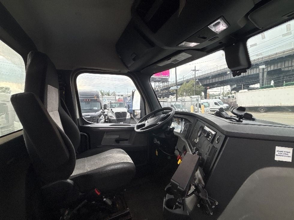 Day Cab Tractor-Heavy Duty Tractors-Freightliner-2020-T12664ST-North Bergen-NJ-626,027\n\t\tmiles-$ 26,500 - Image 12