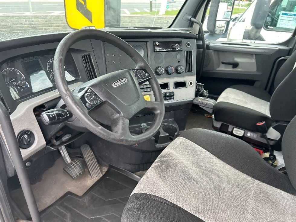 Day Cab Tractor-Heavy Duty Tractors-Freightliner-2020-T12664ST-North Bergen-NJ-626,027\n\t\tmiles-$ 26,500 - Image 8