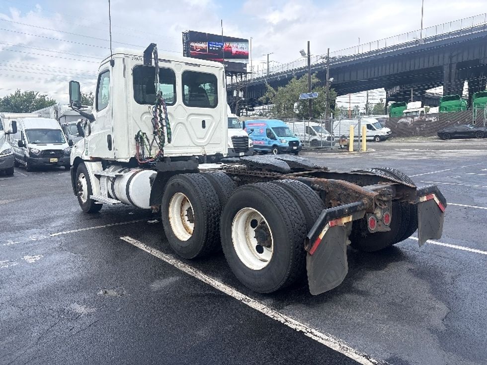 Day Cab Tractor-Heavy Duty Tractors-Freightliner-2020-T12664ST-North Bergen-NJ-679,956\n\t\tmiles-$ 27,750 - Image 5