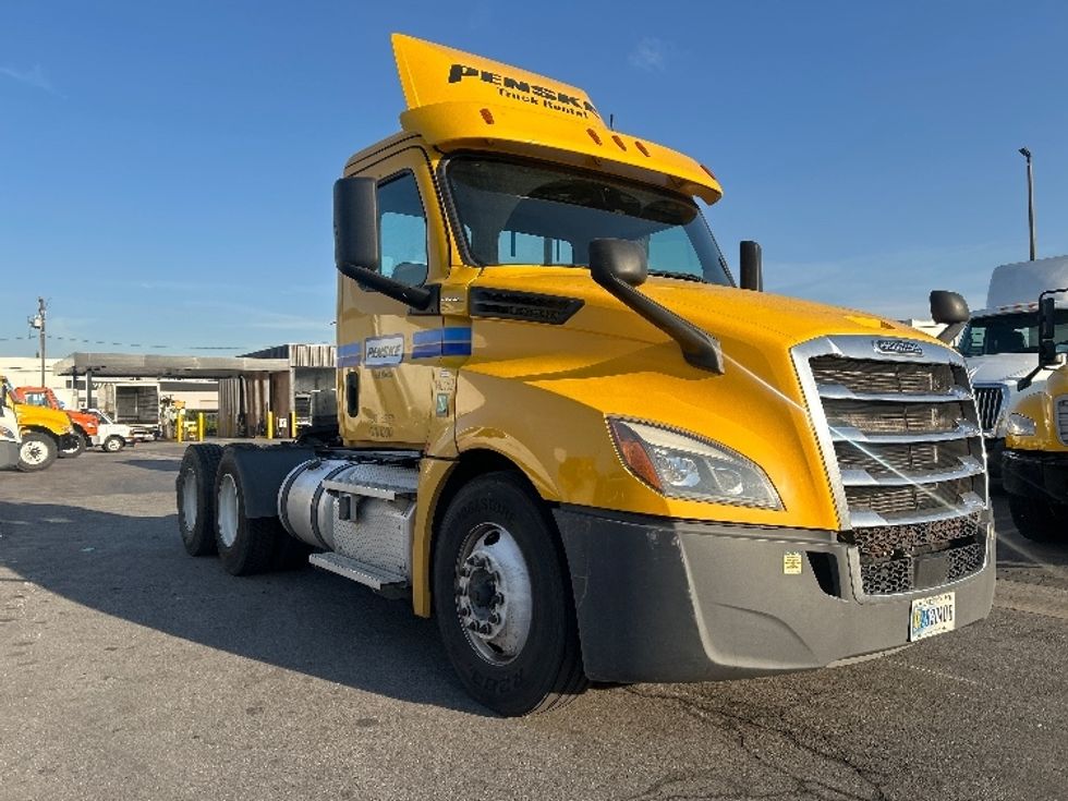 Day Cab Tractor-Heavy Duty Tractors-Freightliner-2020-T12664ST-North Las Vegas-NV-265,379\n\t\tmiles-$ 77,250 - Image 1
