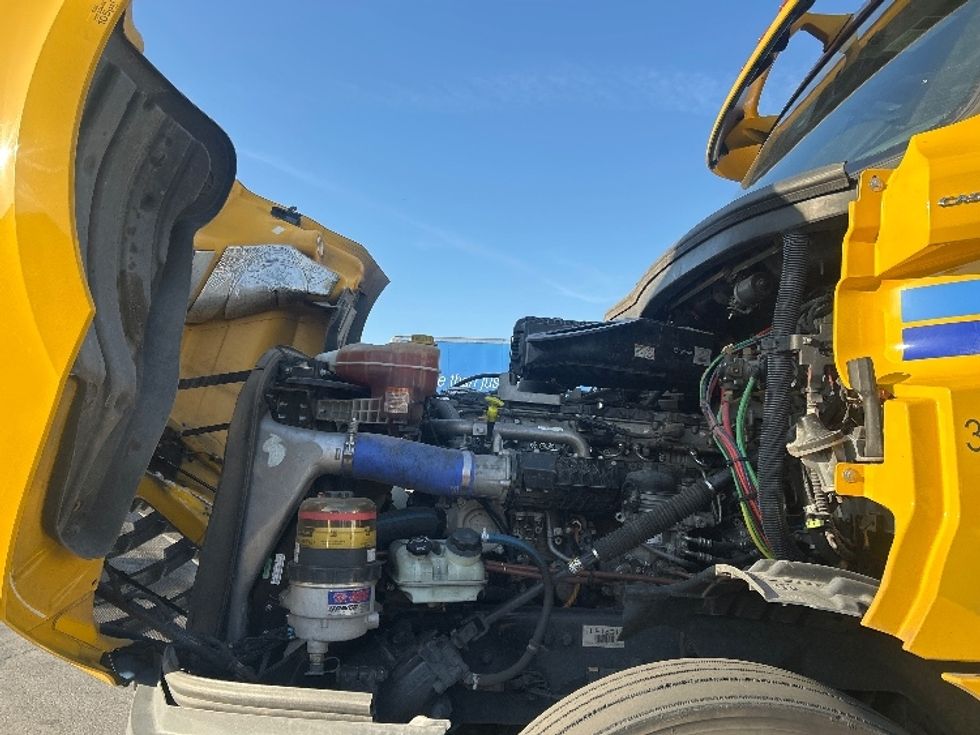 Day Cab Tractor-Heavy Duty Tractors-Freightliner-2020-T12664ST-North Las Vegas-NV-265,379\n\t\tmiles-$ 77,250 - Image 16