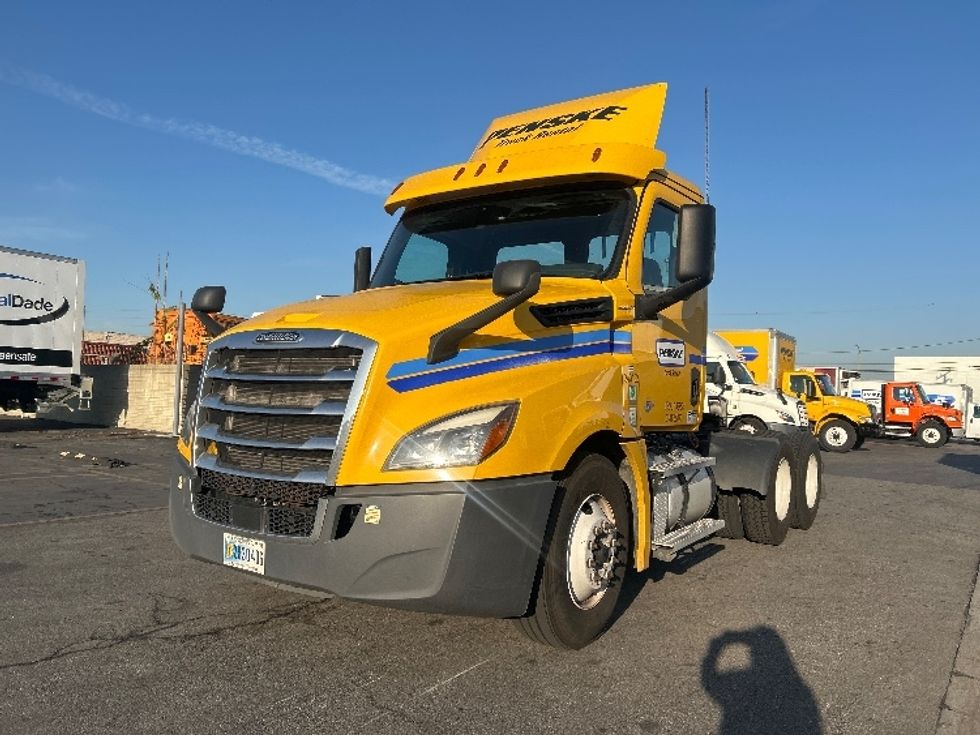 Day Cab Tractor-Heavy Duty Tractors-Freightliner-2020-T12664ST-North Las Vegas-NV-265,379\n\t\tmiles-$ 77,250 - Image 3