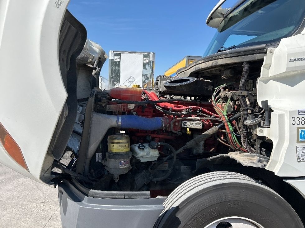 Day Cab Tractor-Heavy Duty Tractors-Freightliner-2020-T12664ST-North Liberty-IA-468,846\n\t\tmiles-$ 48,750 - Image 15