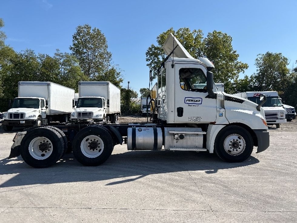 Day Cab Tractor-Heavy Duty Tractors-Freightliner-2020-T12664ST-North Liberty-IA-468,846\n\t\tmiles-$ 48,750 - Image 8