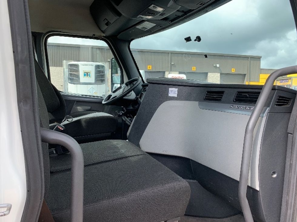 Day Cab Tractor-Heavy Duty Tractors-Freightliner-2020-T12664ST-Norton-MA-265,303\n\t\tmiles-$ 55,000 - Image 14