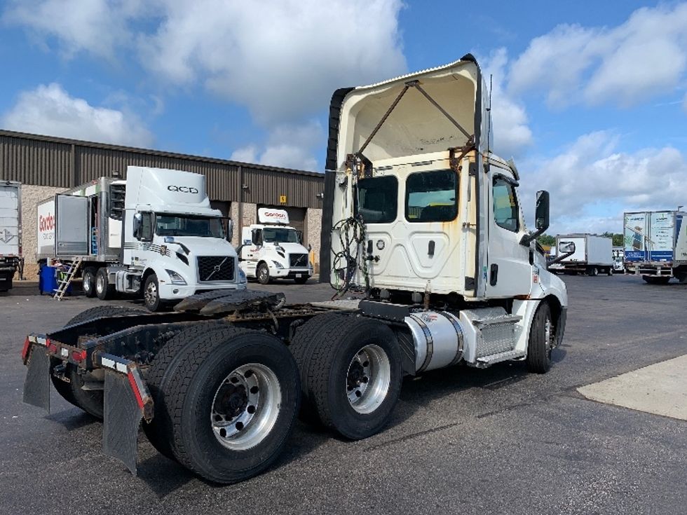 Day Cab Tractor-Heavy Duty Tractors-Freightliner-2020-T12664ST-Norton-MA-265,303\n\t\tmiles-$ 55,000 - Image 7