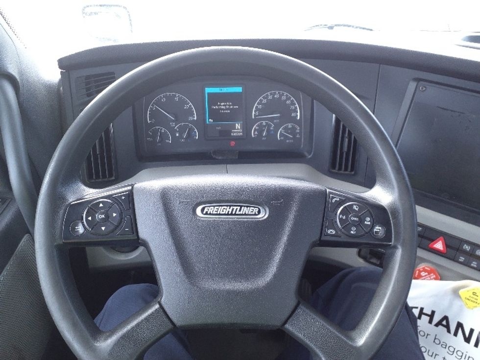Day Cab Tractor-Heavy Duty Tractors-Freightliner-2020-T12664ST-Norton-MA-274,344\n\t\tmiles-$ 40,500 - Image 11