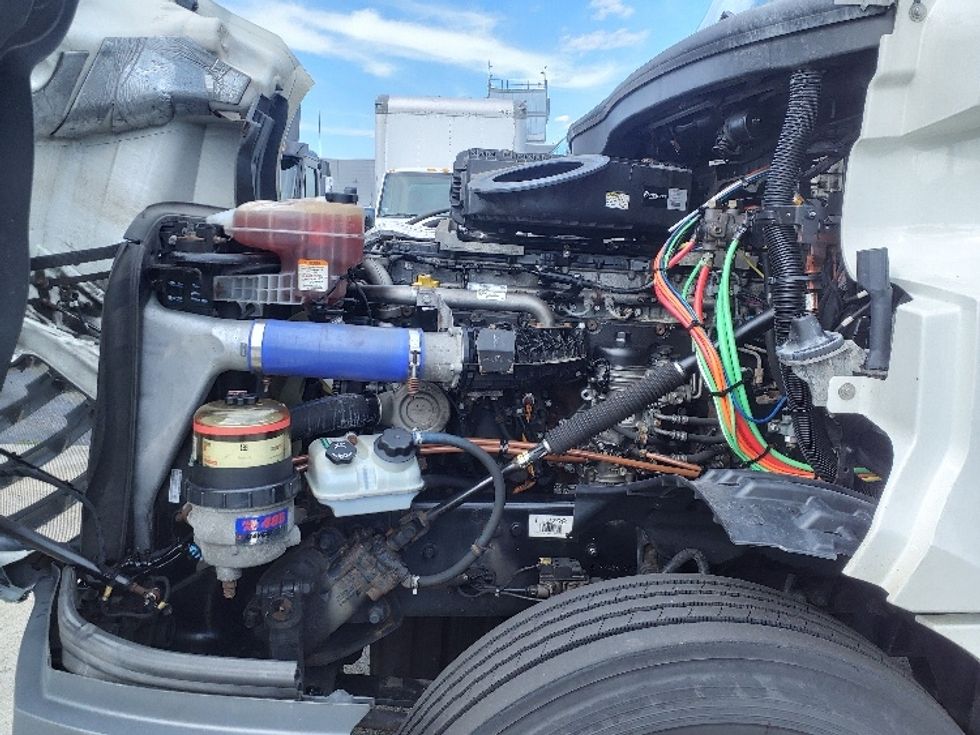 Day Cab Tractor-Heavy Duty Tractors-Freightliner-2020-T12664ST-Norton-MA-274,344\n\t\tmiles-$ 40,500 - Image 16