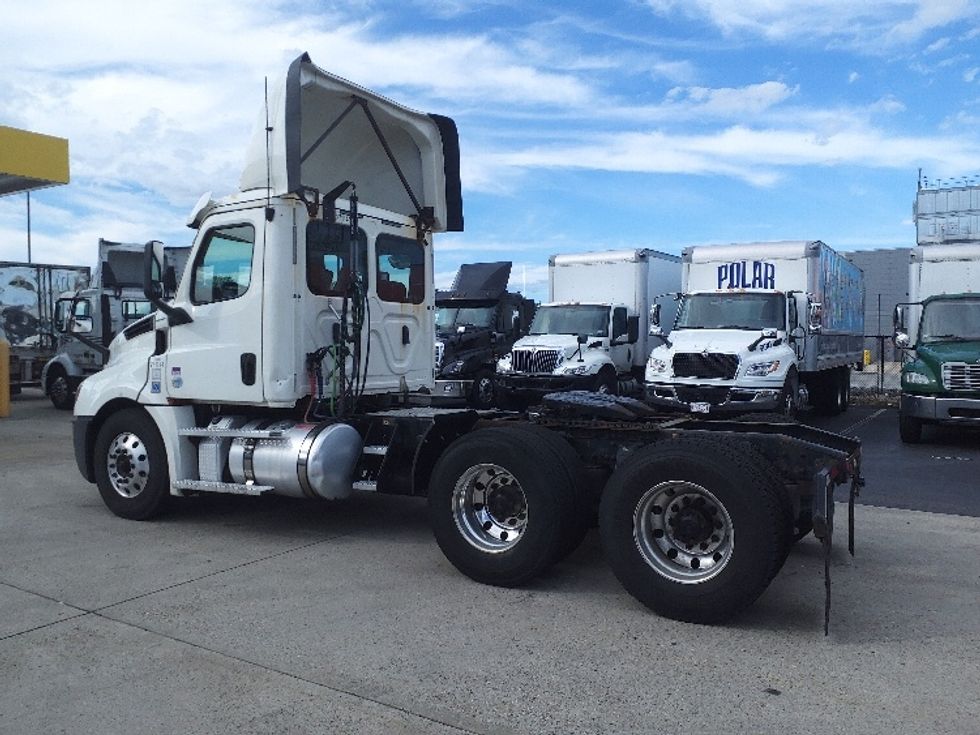 Day Cab Tractor-Heavy Duty Tractors-Freightliner-2020-T12664ST-Norton-MA-274,344\n\t\tmiles-$ 40,500 - Image 5