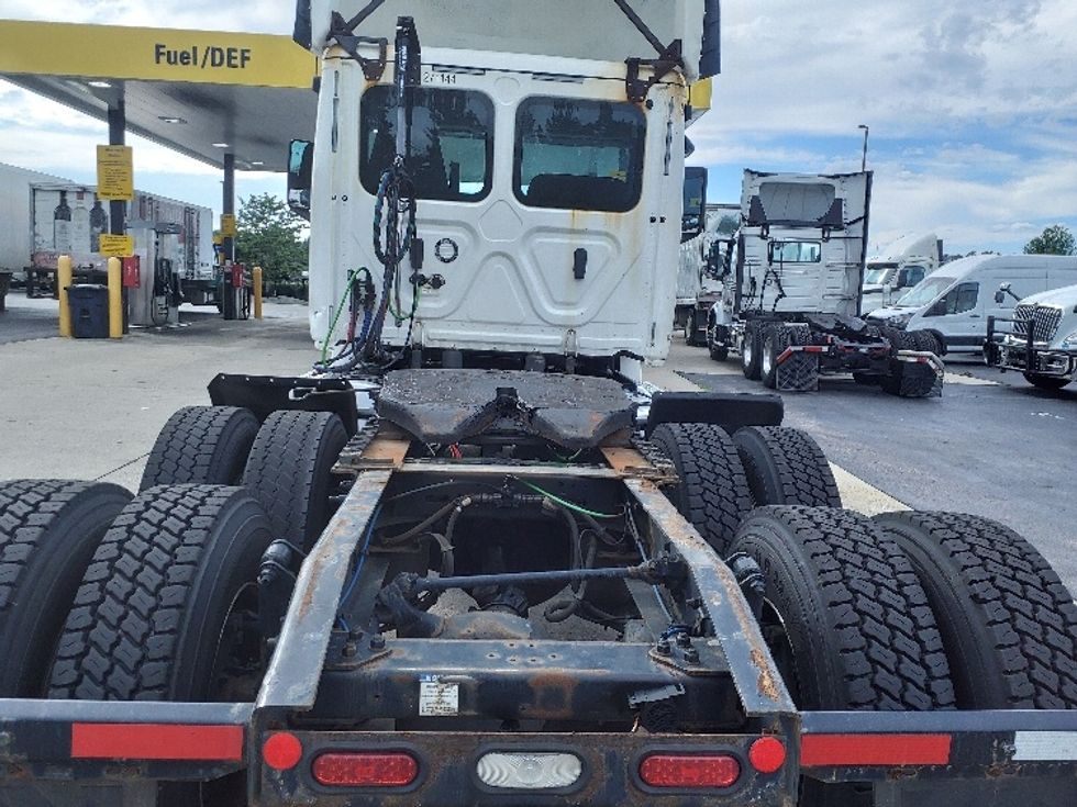Day Cab Tractor-Heavy Duty Tractors-Freightliner-2020-T12664ST-Norton-MA-274,344\n\t\tmiles-$ 40,500 - Image 6