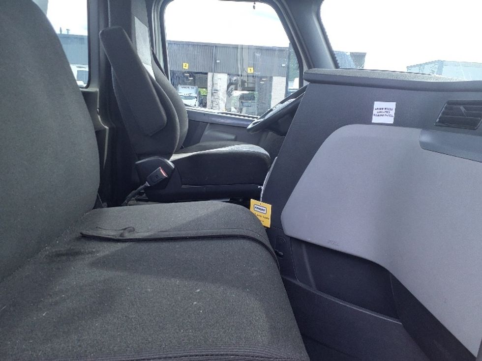 Day Cab Tractor-Heavy Duty Tractors-Freightliner-2020-T12664ST-Norton-MA-274,344\n\t\tmiles-$ 54,500 - Image 14