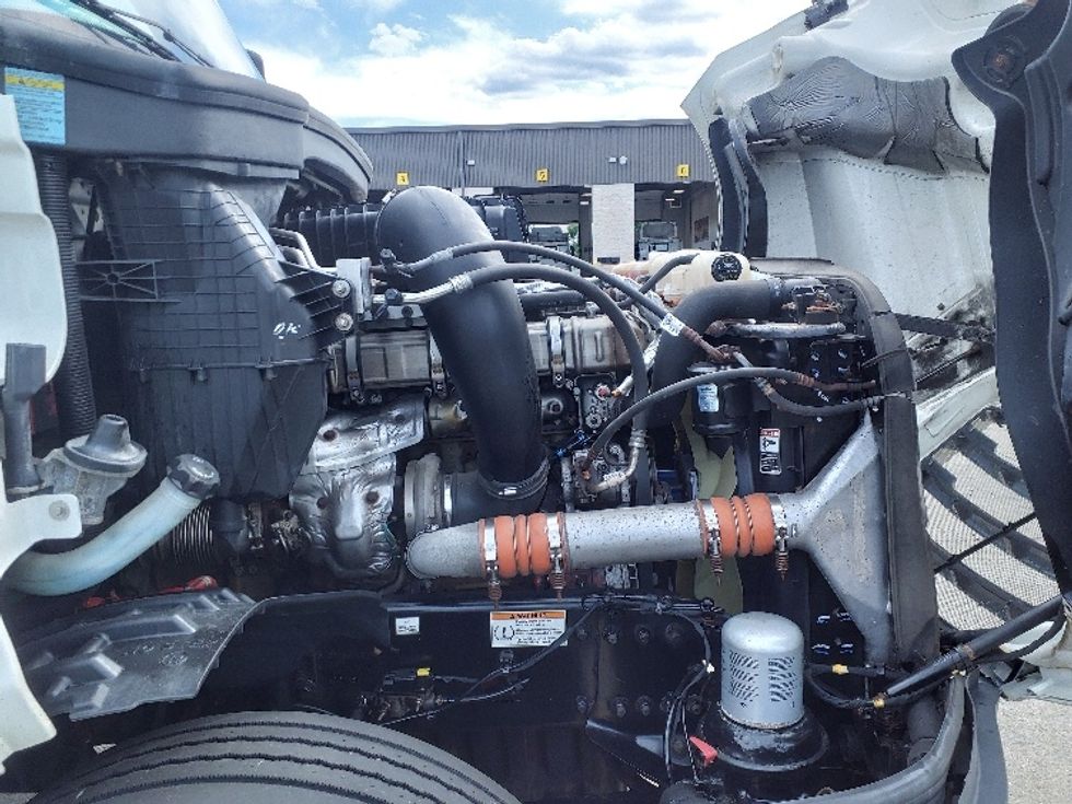 Day Cab Tractor-Heavy Duty Tractors-Freightliner-2020-T12664ST-Norton-MA-274,344\n\t\tmiles-$ 54,500 - Image 15