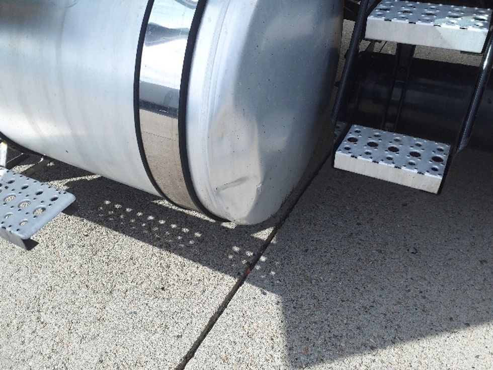 Day Cab Tractor-Heavy Duty Tractors-Freightliner-2020-T12664ST-Norton-MA-274,344\n\t\tmiles-$ 54,500 - Image 20