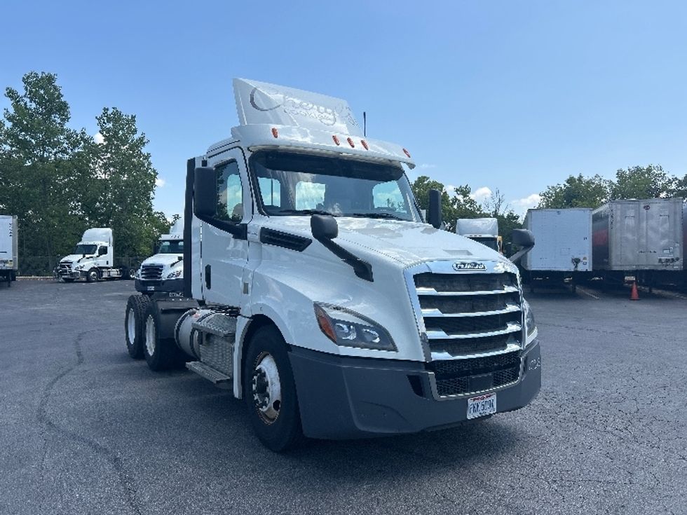Day Cab Tractor-Heavy Duty Tractors-Freightliner-2020-T12664ST-Obetz-OH-155,851\n\t\tmiles-$ 61,250 - Image 1