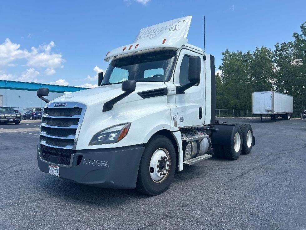 Day Cab Tractor-Heavy Duty Tractors-Freightliner-2020-T12664ST-Obetz-OH-155,851\n\t\tmiles-$ 61,250 - Image 3