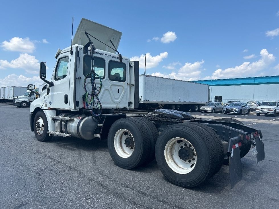 Day Cab Tractor-Heavy Duty Tractors-Freightliner-2020-T12664ST-Obetz-OH-155,851\n\t\tmiles-$ 61,250 - Image 5