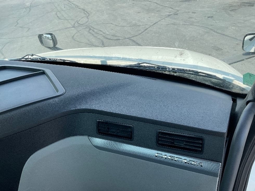 Day Cab Tractor-Heavy Duty Tractors-Freightliner-2020-T12664ST-Obetz-OH-248,629\n\t\tmiles-$ 72,250 - Image 13