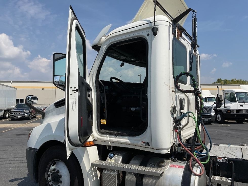 Day Cab Tractor-Heavy Duty Tractors-Freightliner-2020-T12664ST-Obetz-OH-248,629\n\t\tmiles-$ 72,250 - Image 9