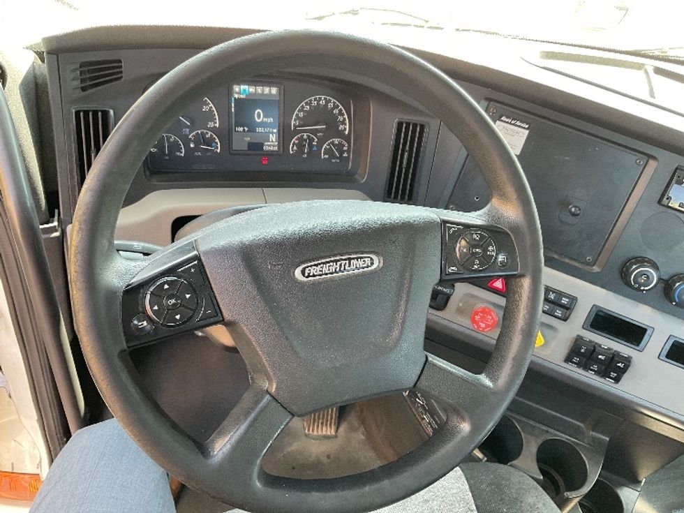 Day Cab Tractor-Heavy Duty Tractors-Freightliner-2020-T12664ST-Obetz-OH-322,173\n\t\tmiles-$ 69,000 - Image 11