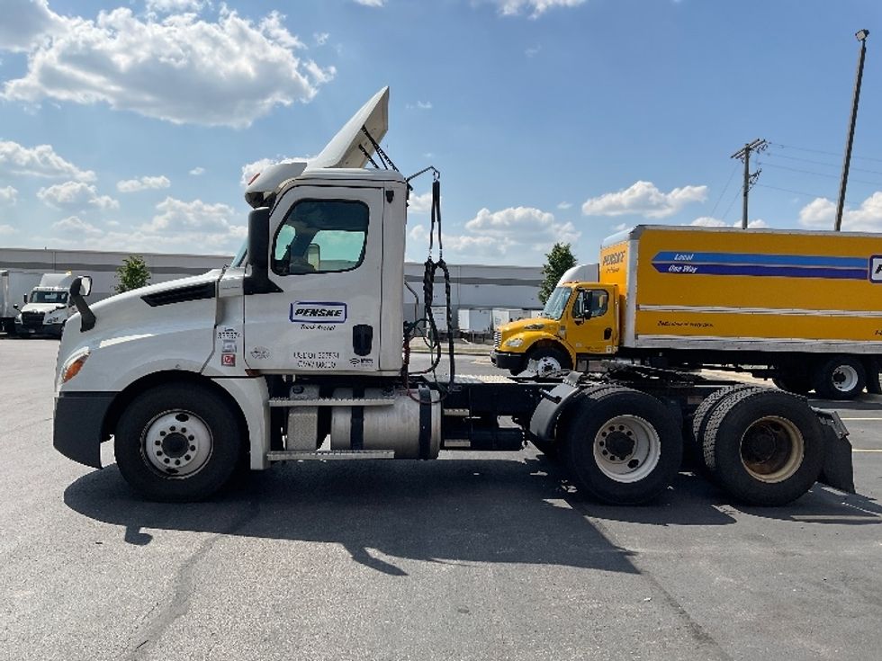 Day Cab Tractor-Heavy Duty Tractors-Freightliner-2020-T12664ST-Obetz-OH-322,173\n\t\tmiles-$ 69,000 - Image 4
