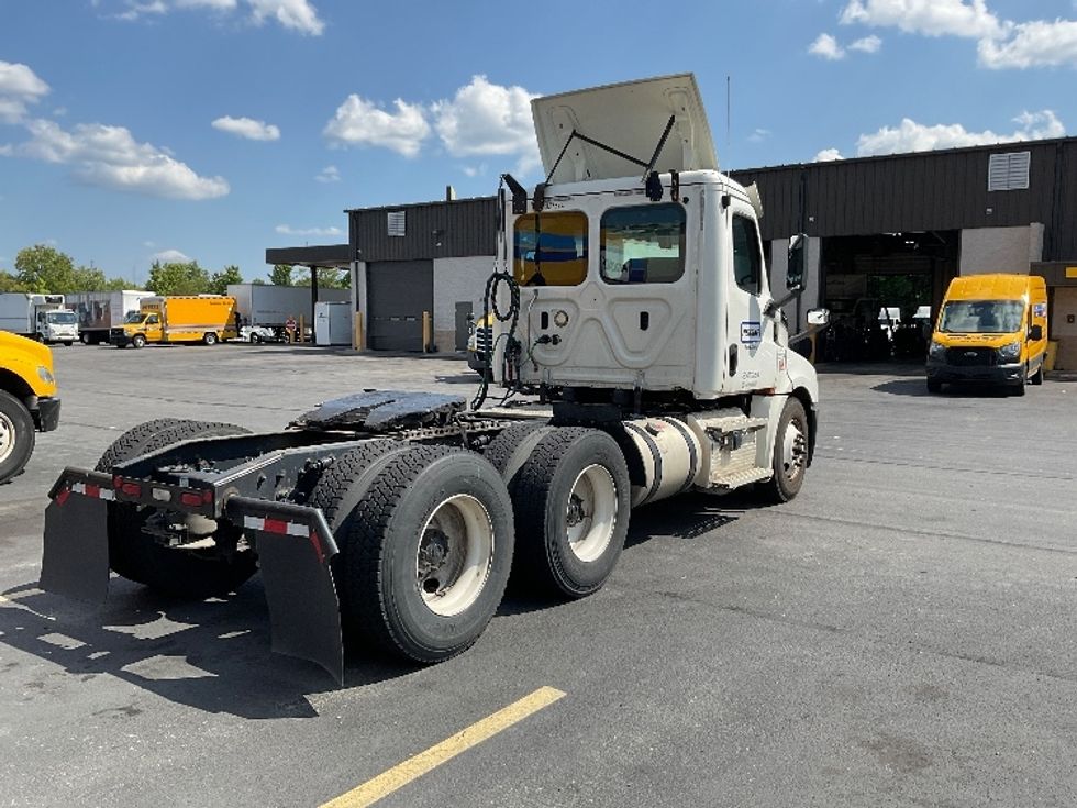 Day Cab Tractor-Heavy Duty Tractors-Freightliner-2020-T12664ST-Obetz-OH-322,173\n\t\tmiles-$ 69,000 - Image 7