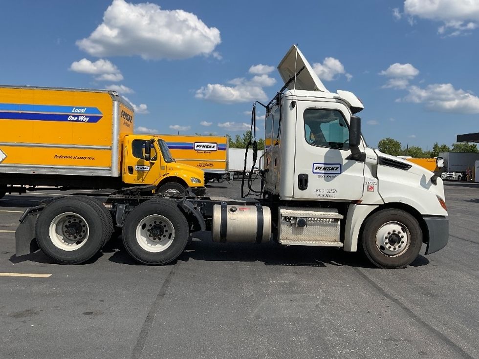 Day Cab Tractor-Heavy Duty Tractors-Freightliner-2020-T12664ST-Obetz-OH-322,173\n\t\tmiles-$ 69,000 - Image 8