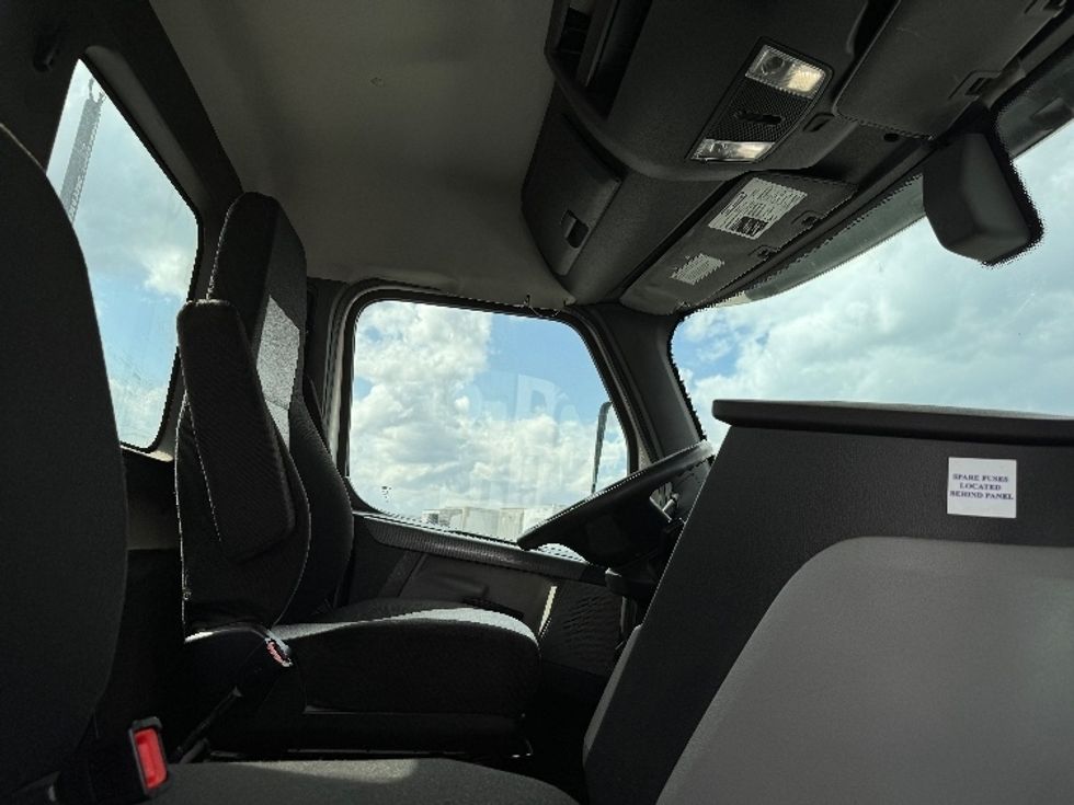 Day Cab Tractor-Heavy Duty Tractors-Freightliner-2020-T12664ST-Obetz-OH-429,831\n\t\tmiles-$ 57,750 - Image 14