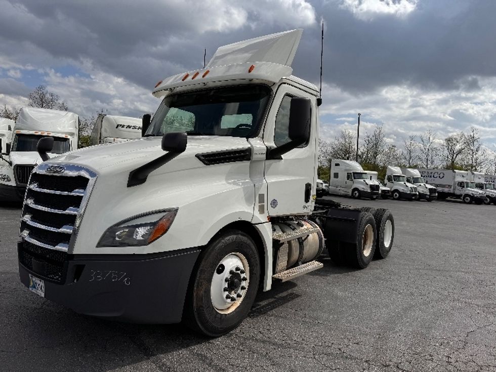 Day Cab Tractor-Heavy Duty Tractors-Freightliner-2020-T12664ST-Obetz-OH-429,831\n\t\tmiles-$ 57,750 - Image 3