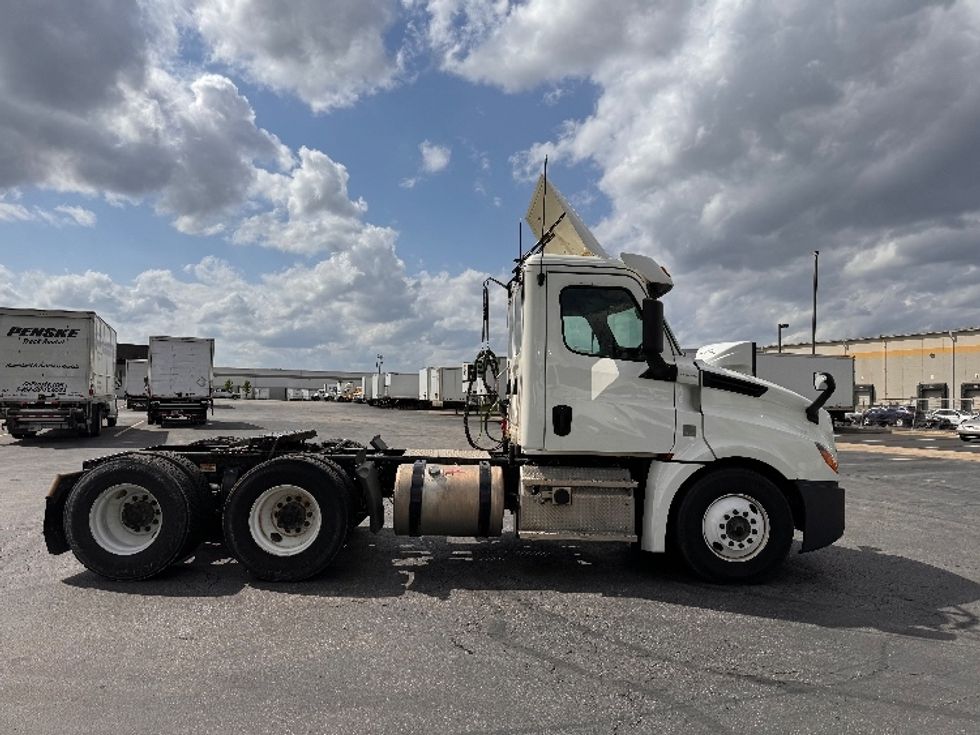 Day Cab Tractor-Heavy Duty Tractors-Freightliner-2020-T12664ST-Obetz-OH-429,831\n\t\tmiles-$ 57,750 - Image 8