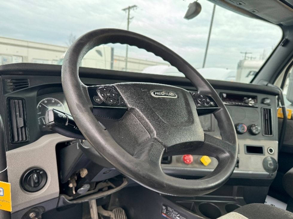 Day Cab Tractor-Heavy Duty Tractors-Freightliner-2020-T12664ST-Obetz-OH-431,178\n\t\tmiles-$ 61,500 - Image 10